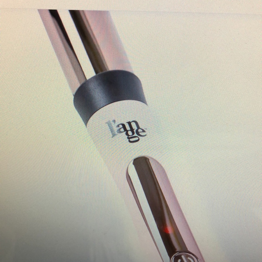 Lange Le Curl 32 mm (1.25”) titanium curling wand blush - Picture 4 of 7